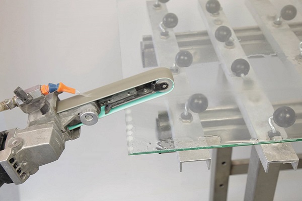 cách mài cạnh kính thủ công