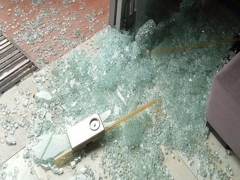 Vì sao câu chuyện “kính cường lực bị nổ” khiến nhiều người hoang mang