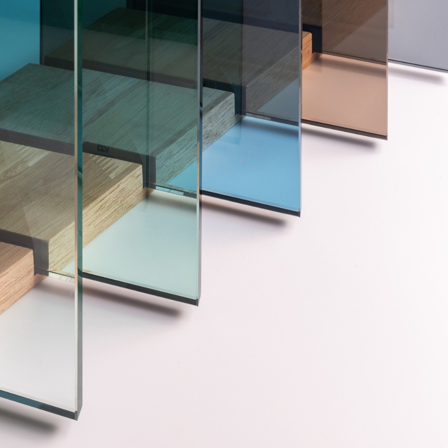 Kính cường lực có mấy màu