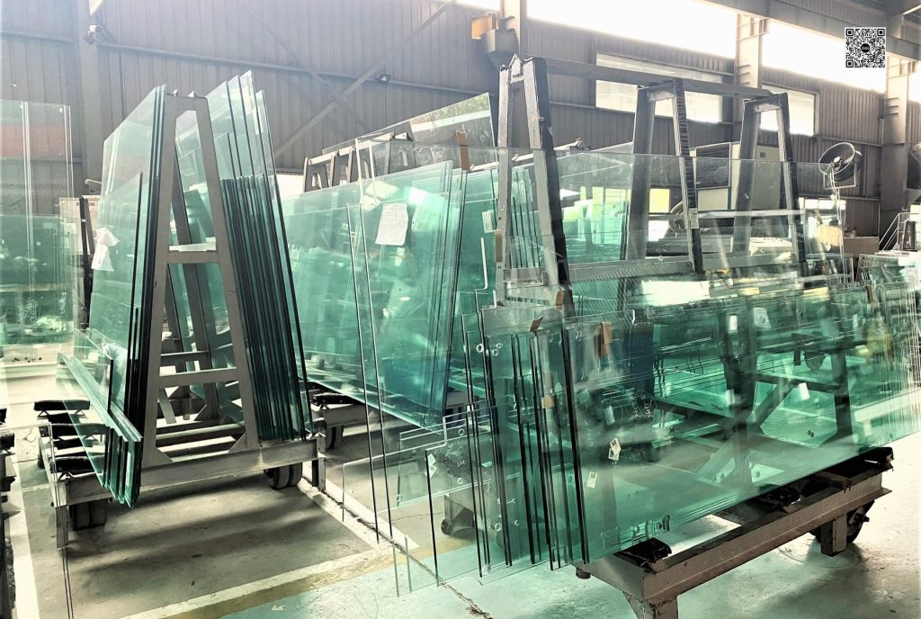 Nếu bạn cần xưởng kính gần đây hỗ trợ giao hàng tận nơi, đây chính là sự lựa chọn hoàn hảo.