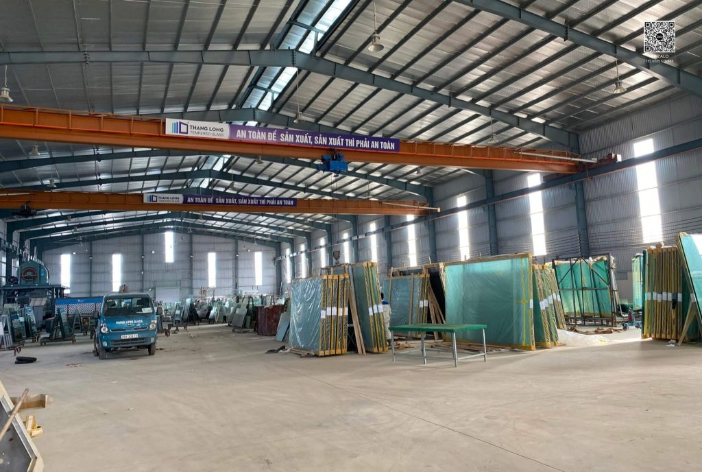 Địa chỉ xưởng Kính Thăng Long chuyên cung cấp phôi kính và nhận cắt và gia công số lượng lớn.
