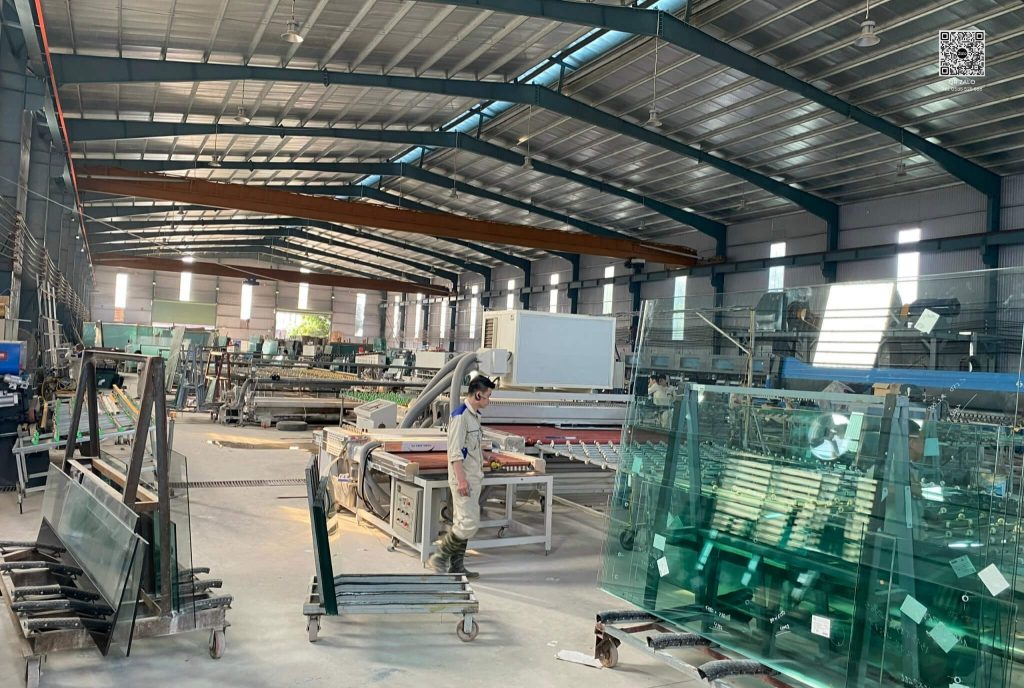 Tìm địa chỉ xưởng kính giá tốt phục vụ công trình tại Quốc Oai, Thạch Thất.